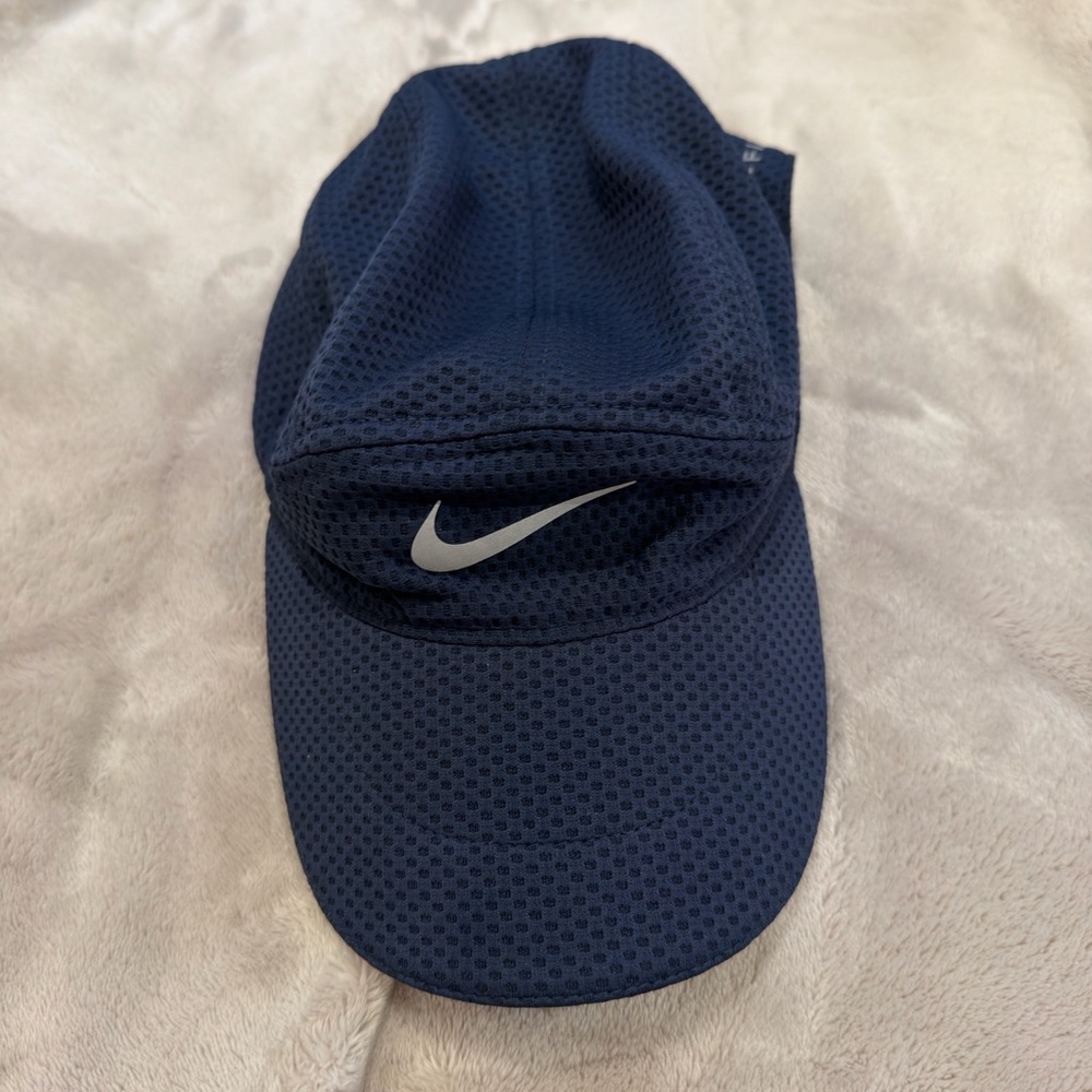 Nike Tailwind Dark Blue Mesh Cap with White Logo